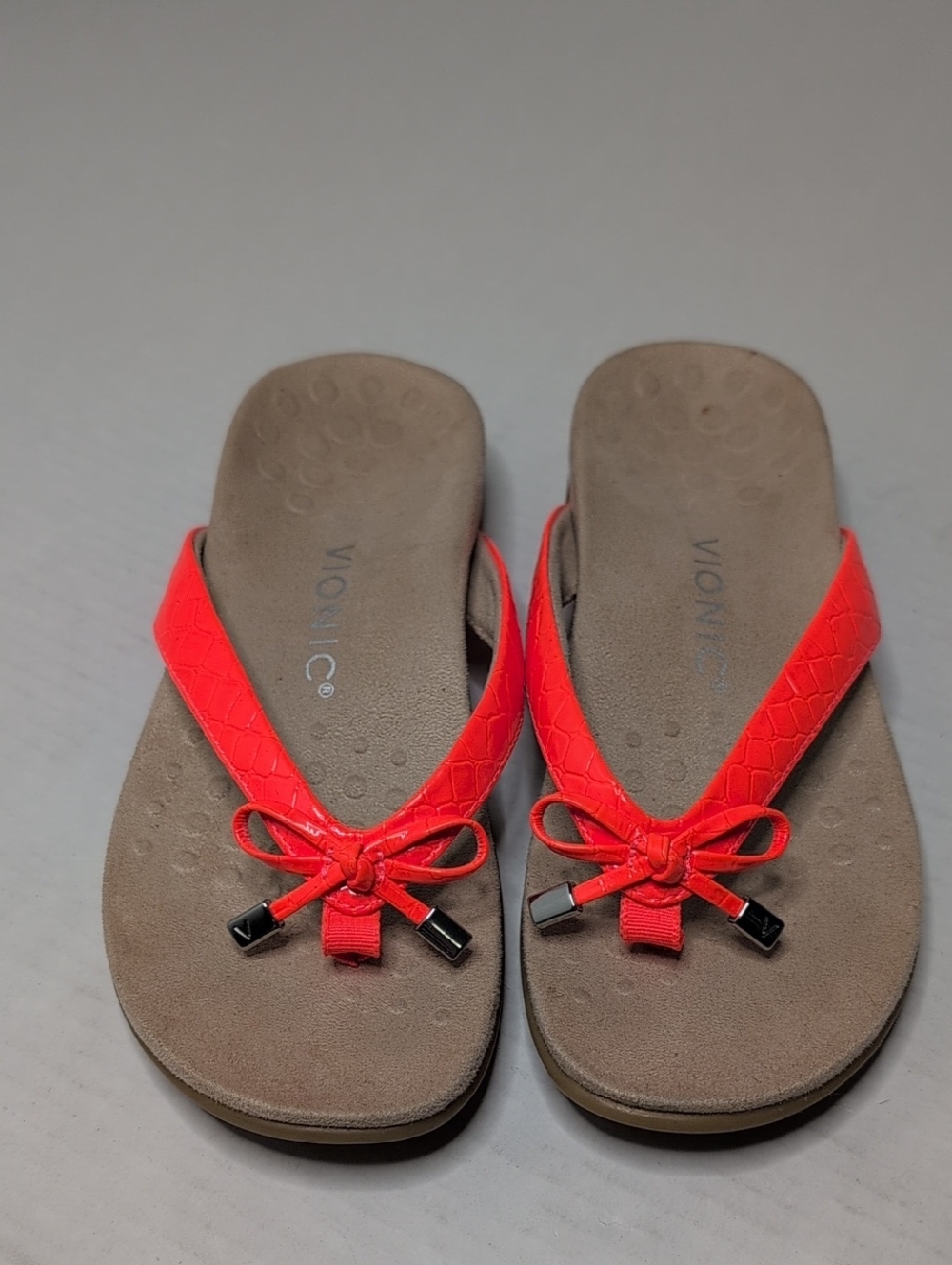 Vionic Bella Sandals In Neon Orange